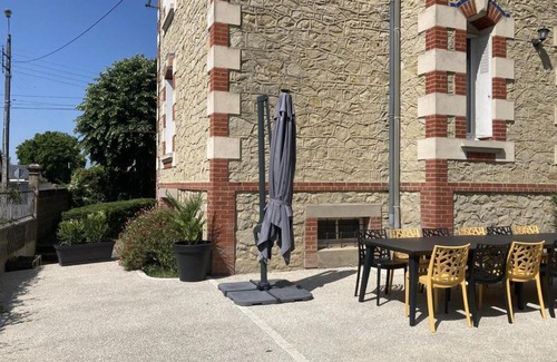 Sepmes House | Cozy Gîte in Sepmes: Private Garden Near Loire Châteaux