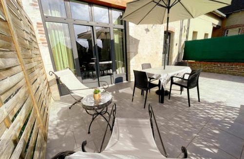 Autreche House | Ideal 2-Bedroom Gîte with Cour, Near Loire Valley Castles