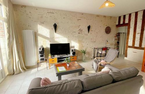 Autreche House | Ideal 2-Bedroom Gîte with Cour, Near Loire Valley Castles
