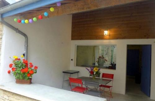 Chateauvillain House | Charming Gîte in Châteauvillain: Family-Friendly Retreat