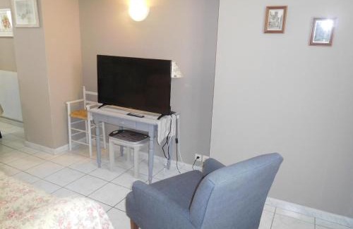 Chateauvillain House | Charming Gîte in Châteauvillain: Family-Friendly Retreat