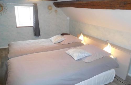 Chateauvillain House | Charming Gîte in Châteauvillain: Family-Friendly Retreat