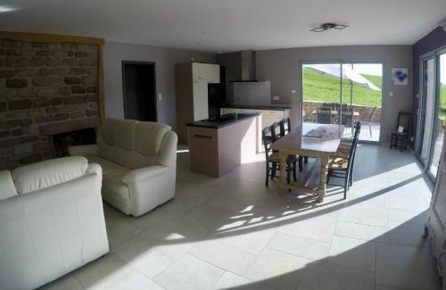 Lepanges-sur-Vologne Apartment | Serene Gîte with Breathtaking Nature Views - Rated 10/10
