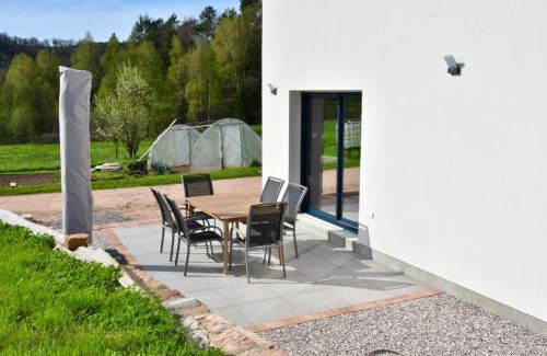 Lepanges-sur-Vologne Apartment | Serene Gîte with Breathtaking Nature Views - Rated 10/10