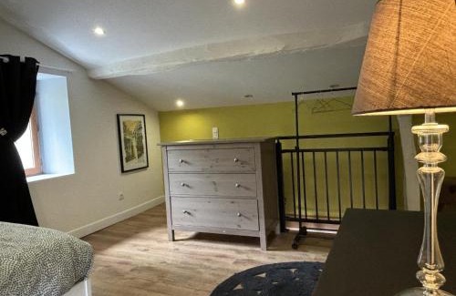 Brout-Vernet House | Cozy Gîte Broût-Vernet for Families and Pet Lovers