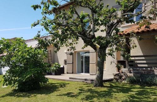 Maringes House | Cozy Gîte in Monts du Lyonnais with Garden & Modern Comfort