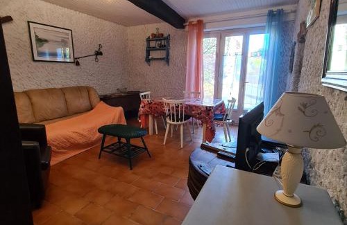 Briantes House | Cozy Gîte in Berry with Fireplace, Near Golf & Nature
