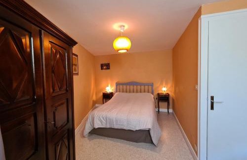 Briantes House | Cozy Gîte in Berry with Fireplace, Near Golf & Nature