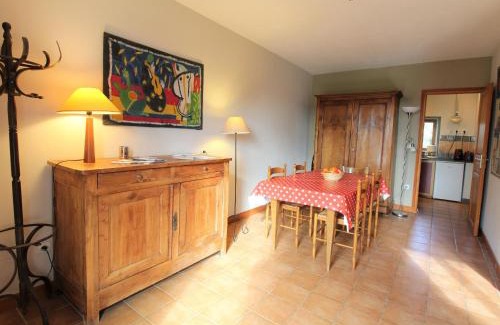 Montilliers House | Family-Friendly Retreat with Garden & Valley Views near Cholet