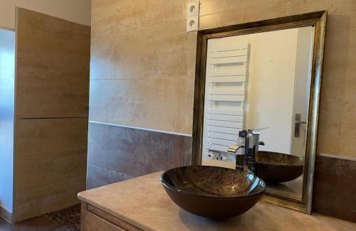 Blomard House | Gîte Blomard: Perfect Family Retreat with Pool & Pets Welcome