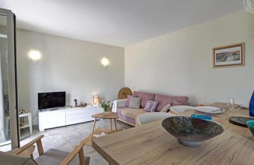 Riorges House | Modern Gîte with Private Courtyard in Roannais Region
