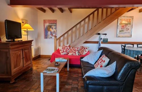 Beaulieu-sur-Loire House | Charming Gîte with Garden Near Val de Loire - Family Friendly