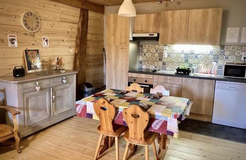 Mirebel Apartment | Cozy Gîte for 4 in the Heart of Jura, Pet-Friendly Stay