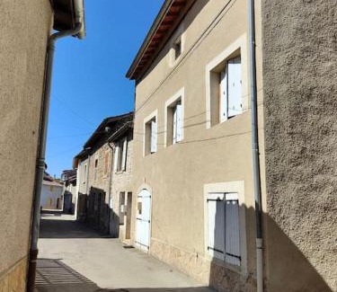 Alixan Apartment | Quaint Furnished Retreat in a Picturesque Circular Village