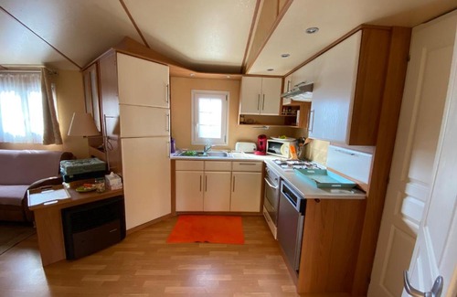 Kerroch Villa | Cozy Mobile Home for 5 with Ocean View Near Private Beach