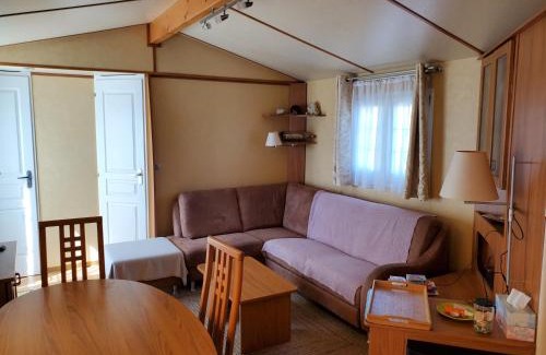 Kerroch Villa | Cozy Mobile Home for 5 with Ocean View Near Private Beach