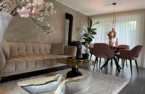 Ootmarsum House | Relaxing Molenzicht: Family-Friendly Retreat with Great Reviews