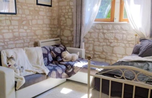 Saint-Denis-en-Val House | Cozy Retreat at Courchamps with Terrace and Garden