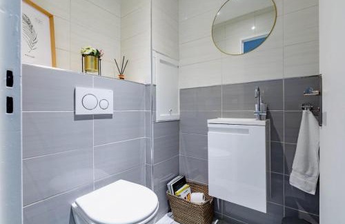 Bleuets - Bordieres - Pinsons Apartment | Serene Retreat with Garden, Steps from Créteil L Échat Metro