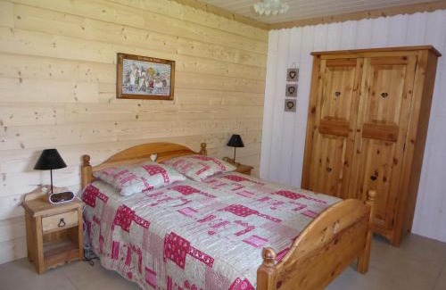 Pralognan-la-Vanoise Apartment | Inviting Garden Level Retreat Near Ski Slopes and Center