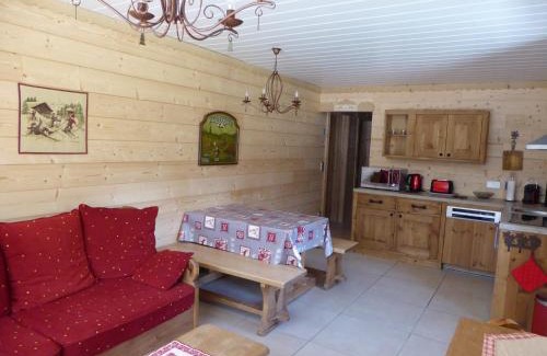 Pralognan-la-Vanoise Apartment | Inviting Garden Level Retreat Near Ski Slopes and Center