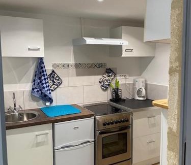 Sommieres Apartment | Cozy Studio Steps from Historic Center - Pet Friendly Getaway