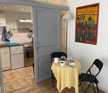 Sommieres Apartment | Cozy Studio Steps from Historic Center - Pet Friendly Getaway