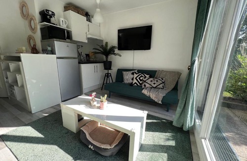 Serris Apartment | Cozy Studio Just 7 Minutes from Disney - Pet-Friendly Stay