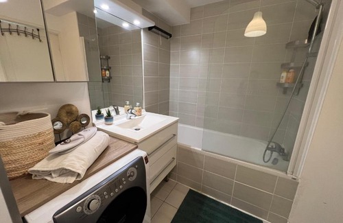 Serris Apartment | Cozy Studio Just 7 Minutes from Disney - Pet-Friendly Stay