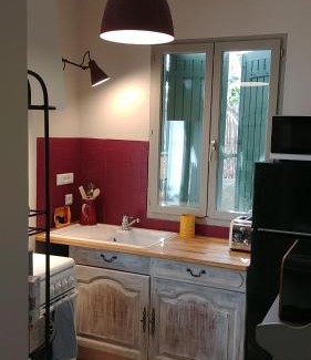 Nyons Apartment | Cozy Studio in Nyons with Breakfast & Child-Friendly Amenities
