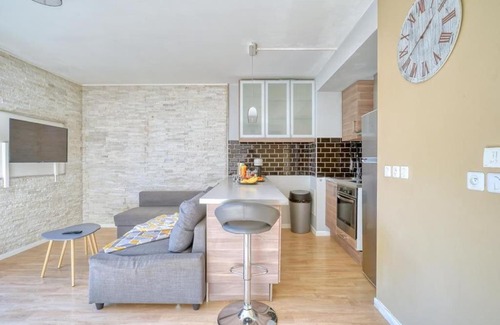 Corbeil-Essonnes Apartment | Cozy Studio with Terrace and Parking - Rated 7.5/10