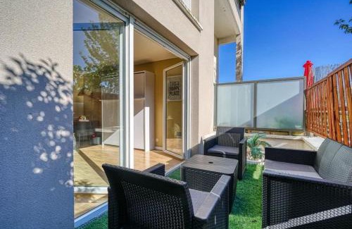 Corbeil-Essonnes Apartment | Cozy Studio with Terrace and Parking - Rated 7.5/10
