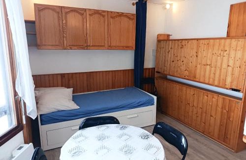 Arette Apartment | Charmant studio accès direct aux pistes et GR10, vue sur la vallée