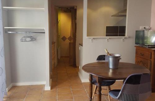 Pontlevoy Apartment | Cozy Studio in the Heart of Pontlevoy with Garden & Parking