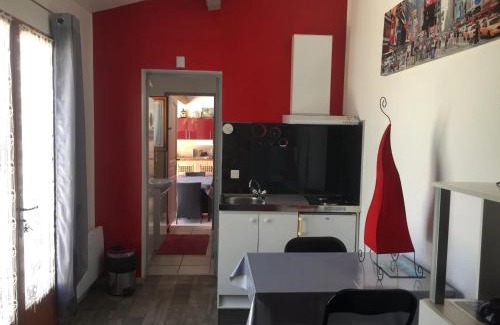 Sernhac Apartment | Inviting Studio with Pool Access in Sernhac