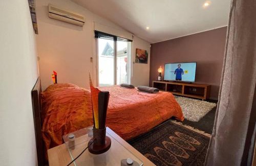 La Montagne House | Inviting Studio with Garden - Perfect for Families!