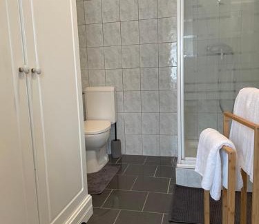 Waudrez Apartment | Cozy Studio with Breakfast & Family-Friendly Amenities