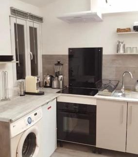 4th Arrondissement Apartment | Cozy Studio Chartreux: Ideal for Your Getaway