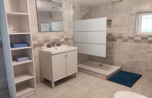 Castillon-du-Gard Apartment | Inviting Studio with Ocean View in Castillon du Gard