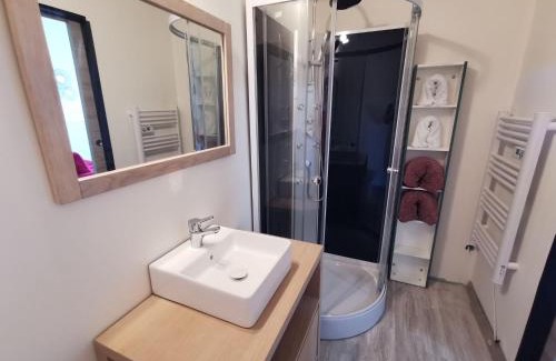Auchay-sur-Vendee House | Budget-Friendly Studio La Forge - Perfect for Families