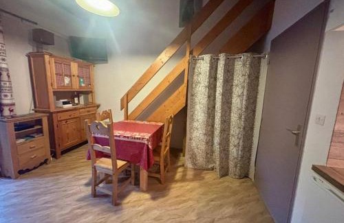 Les Angles Apartment | Cozy Mezzanine Studio with WiFi, Near Ski Slopes in Les Angles