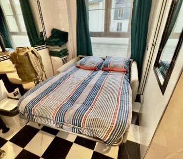 8th Arrondissement Apartment | Cozy Studio Steps from the Iconic Champs-Élysées