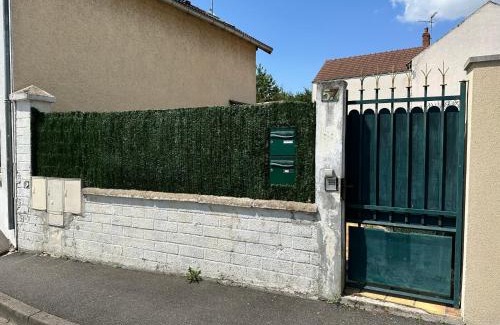 Saint-Jean-de-Braye Apartment | Cozy Studio Near Orléans City Center, Pet Friendly