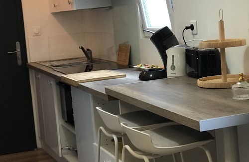 Beauvais Apartment | Cozy Studio Near City Center with Child-Friendly Amenities