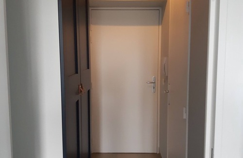 La Source Apartment | Inviting Studio Near Paris for Family-Friendly Stays