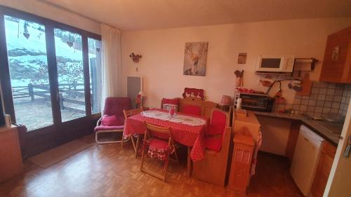 Selonnet Apartment | Cozy Studio at Chabanon: Pet-Friendly & Spa Amenities