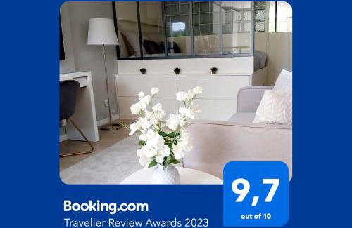 Saint-Rambert Apartment | Cozy Studio Retreat in Lyon 9e Mont d'or, Rated 9.6/10