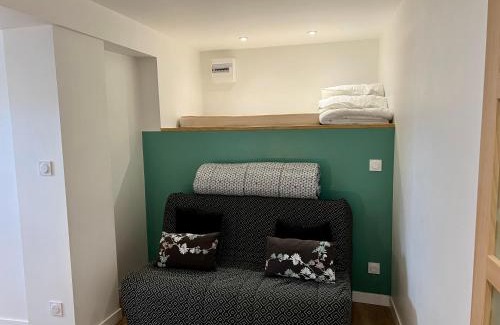 Teilhard Apartment | Modern Studio in Beaumont with Great Guest Reviews