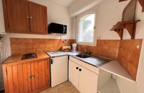 Cambo-les-Bains Apartment | Cozy T1 Bis in Cambo-les-Bains with Balcony & Parking