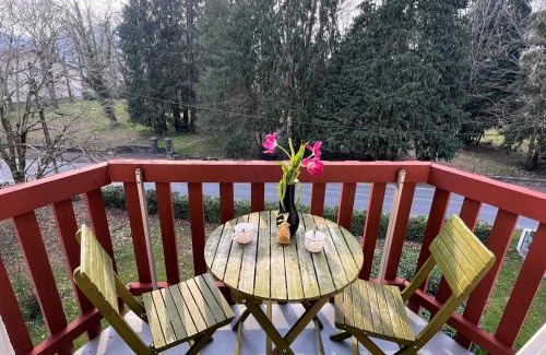 Cambo-les-Bains Apartment | Cozy T1 Bis in Cambo-les-Bains with Balcony & Parking
